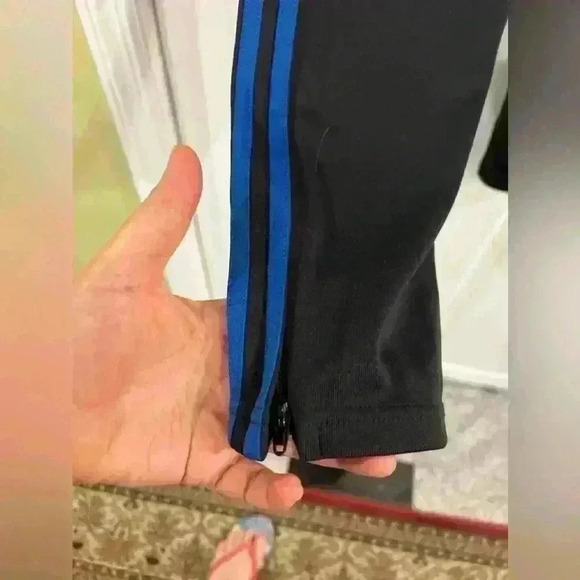Adidas sweatpants size Medium - Picture 10 of 10